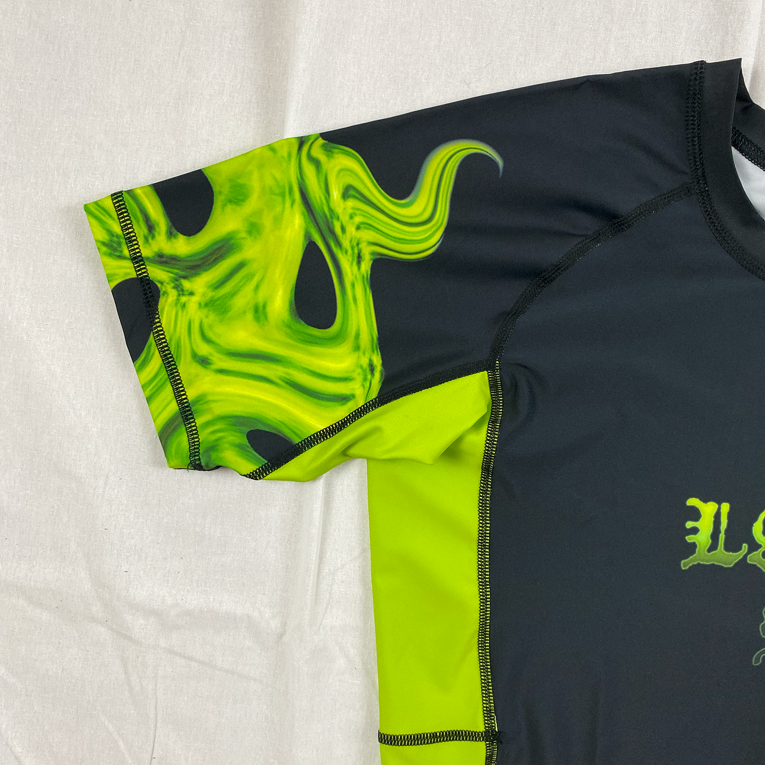 Rashguard "Skully" - widok rękaw